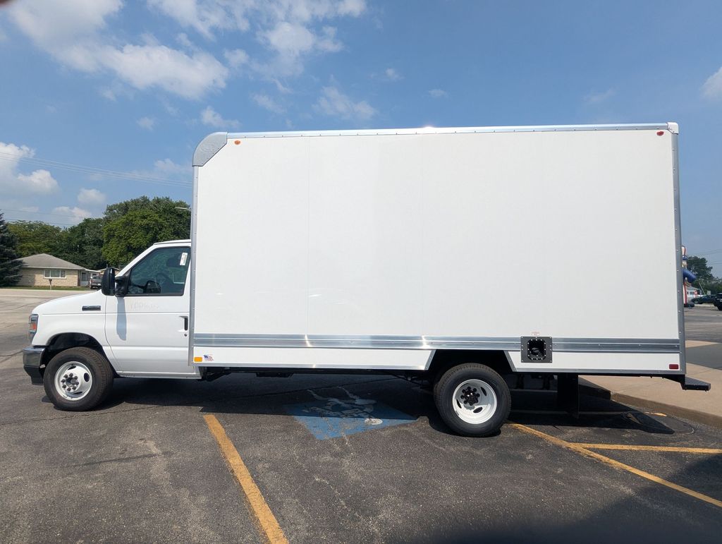 New 2027 Ford E-450 Cutaway Base Cab/Chassis