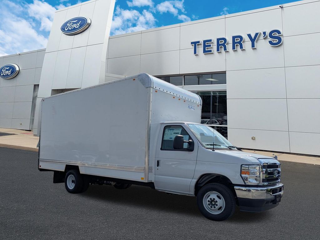  Ford E-450 Cutaway