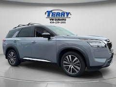 2022 Nissan Pathfinder Platinum SUV