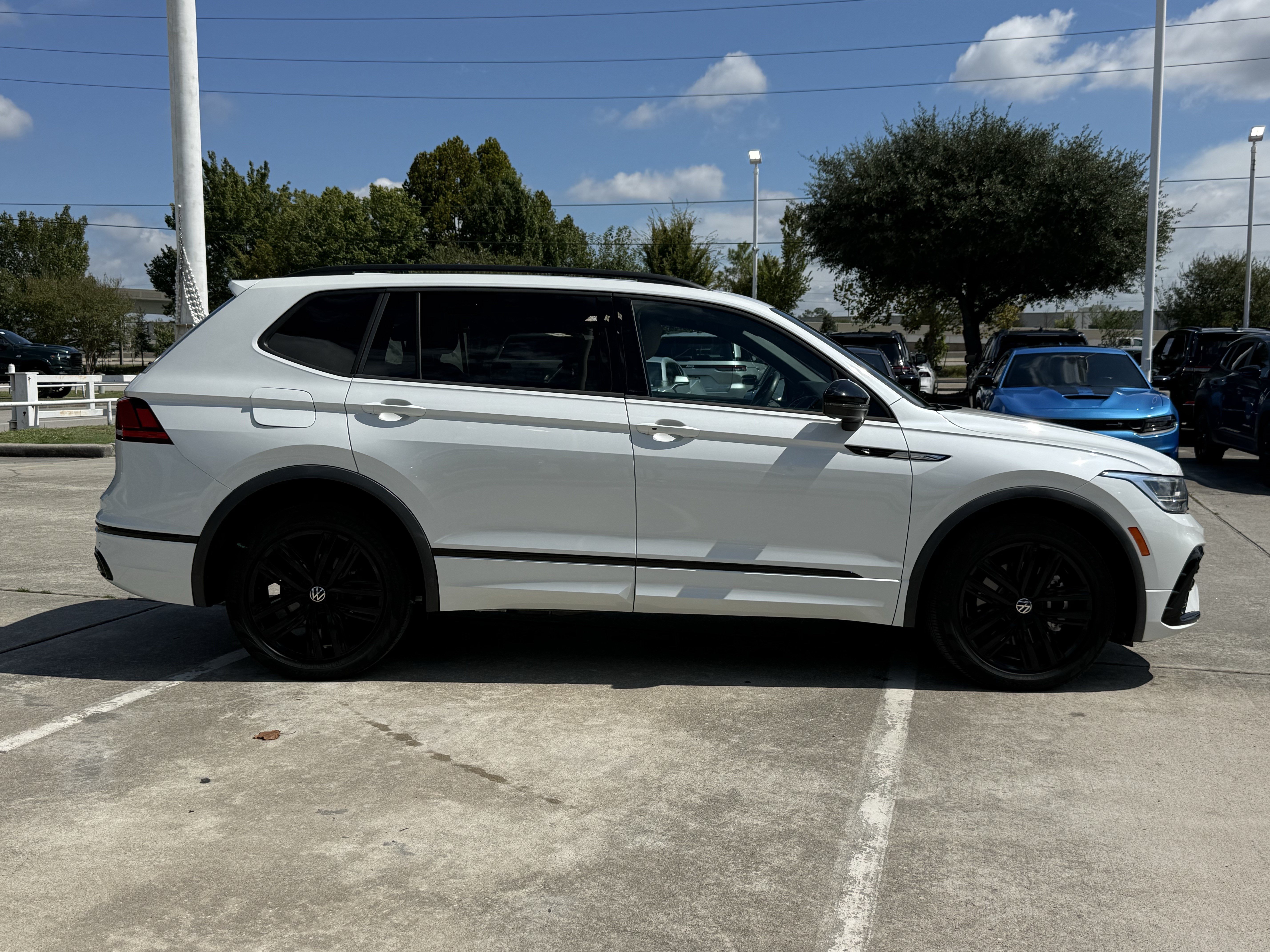 Certified 2022 Volkswagen Tiguan SE R-Line Black SUV