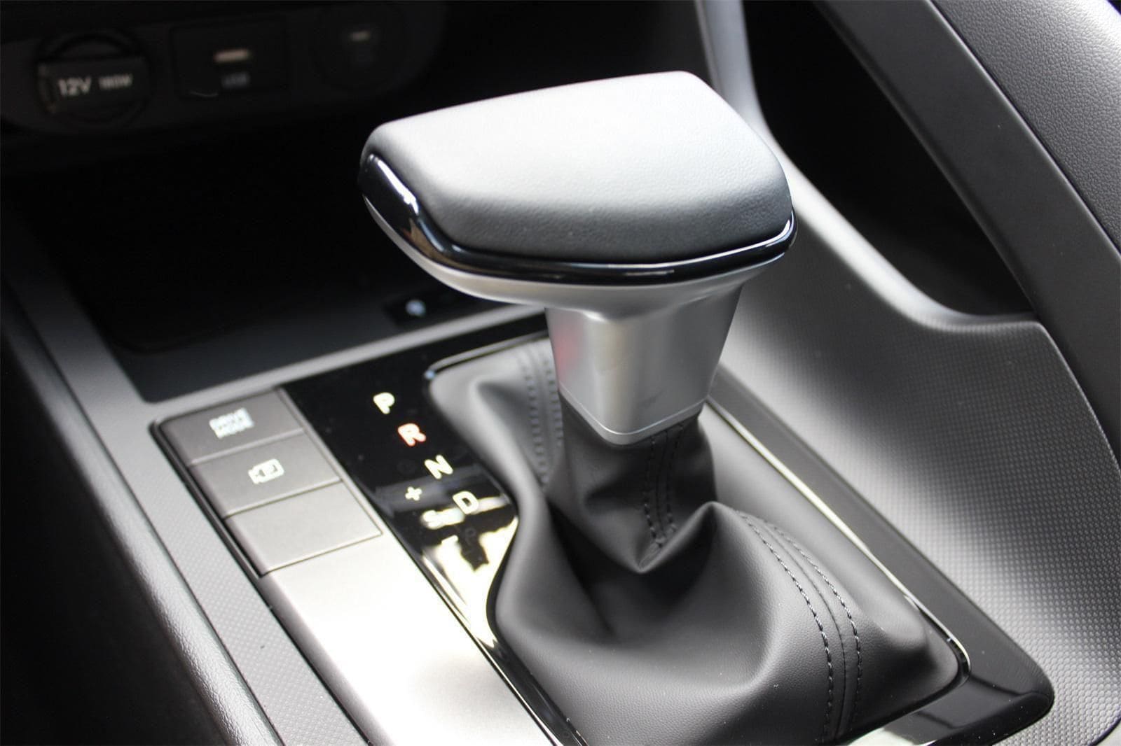 2025 Hyundai Elantra SEL - Photo 12