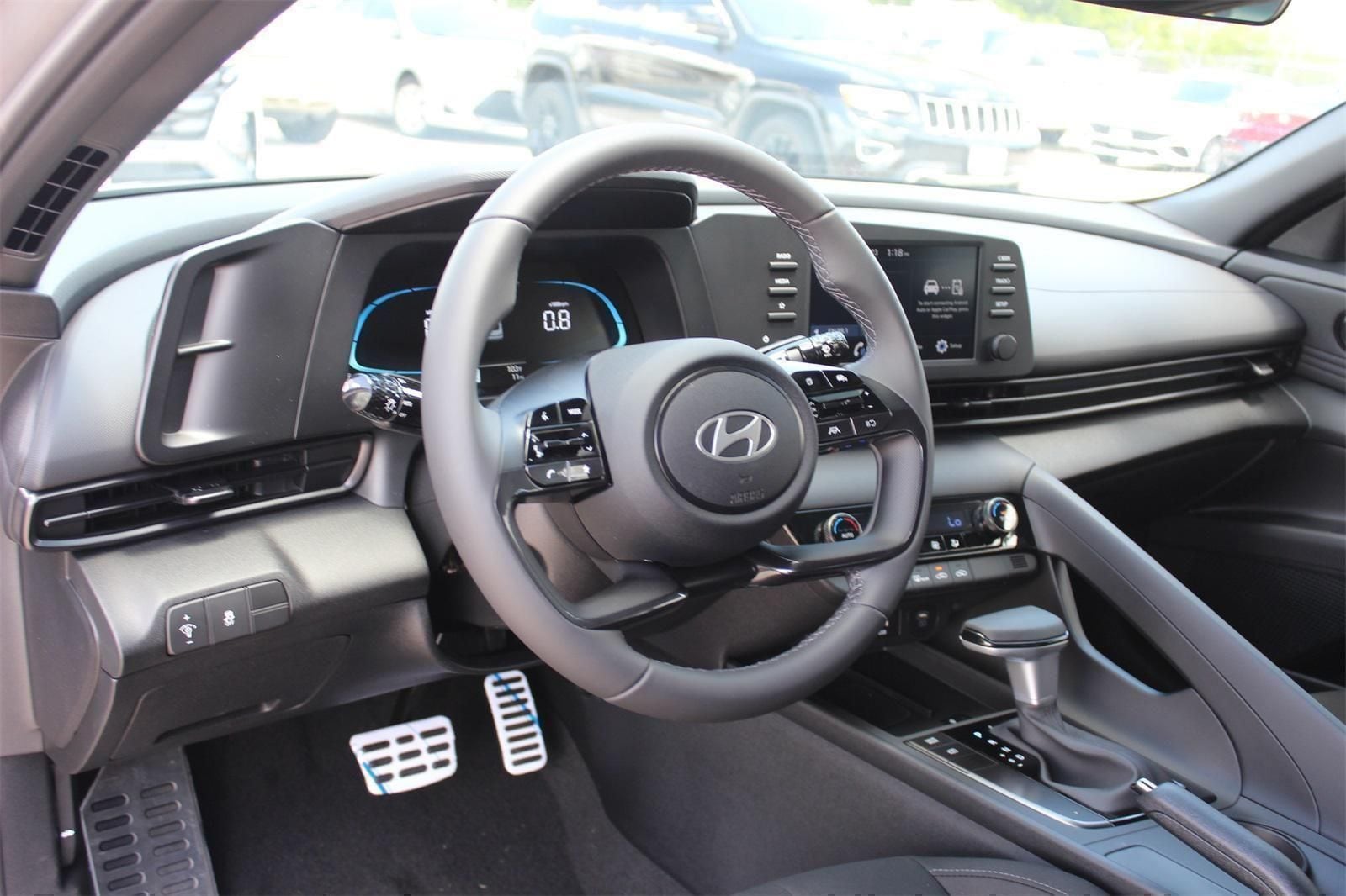2025 Hyundai Elantra SEL - Photo 14