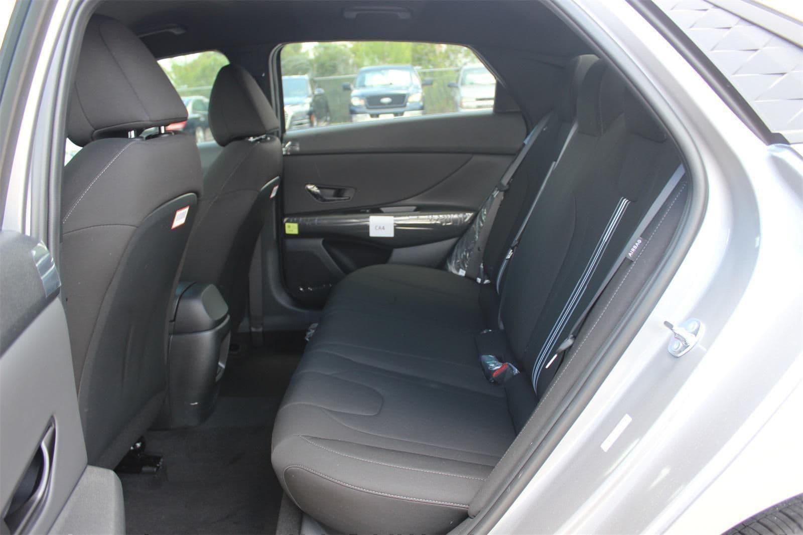 2025 Hyundai Elantra SEL - Photo 17