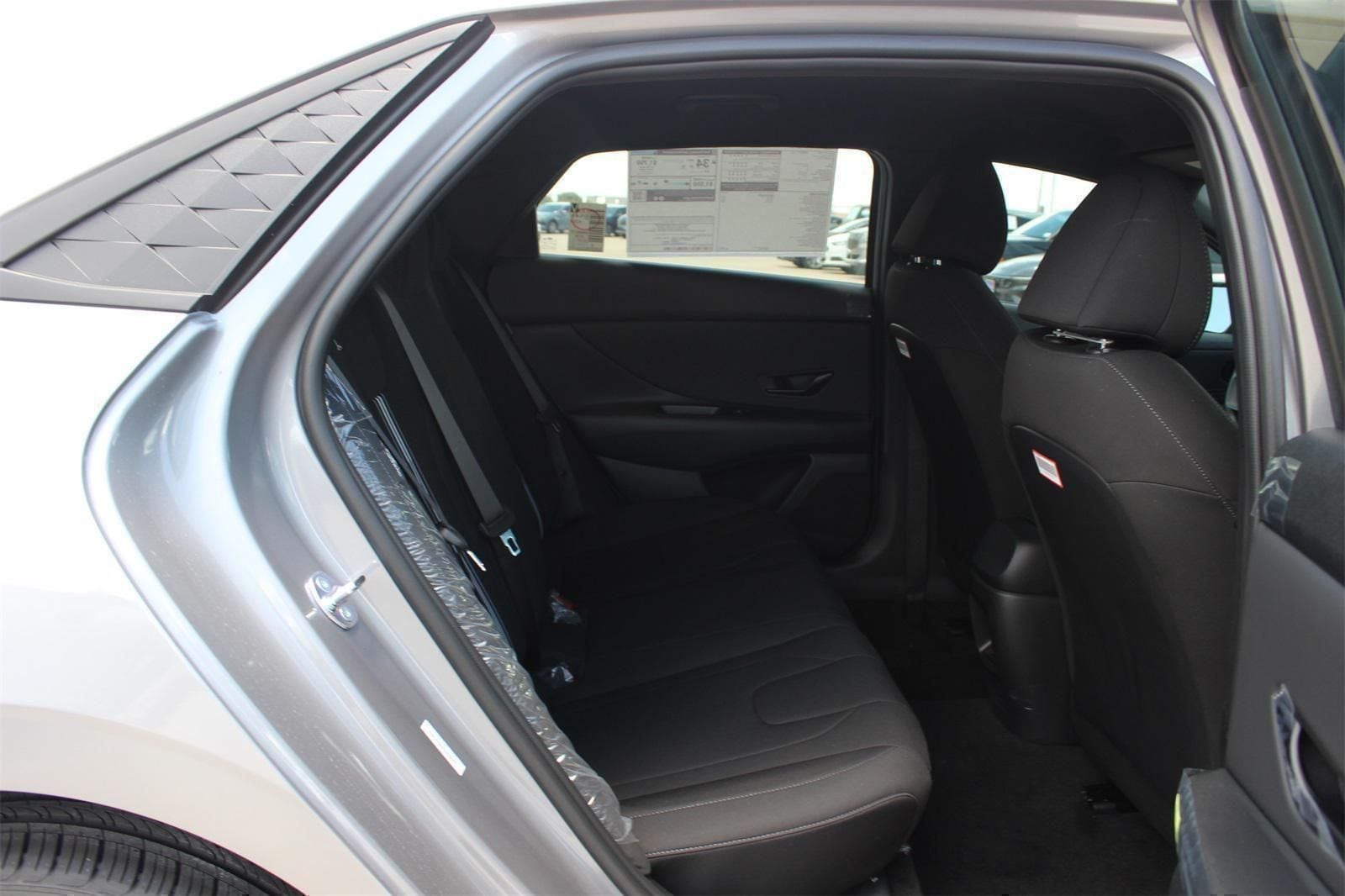 2025 Hyundai Elantra SEL - Photo 20