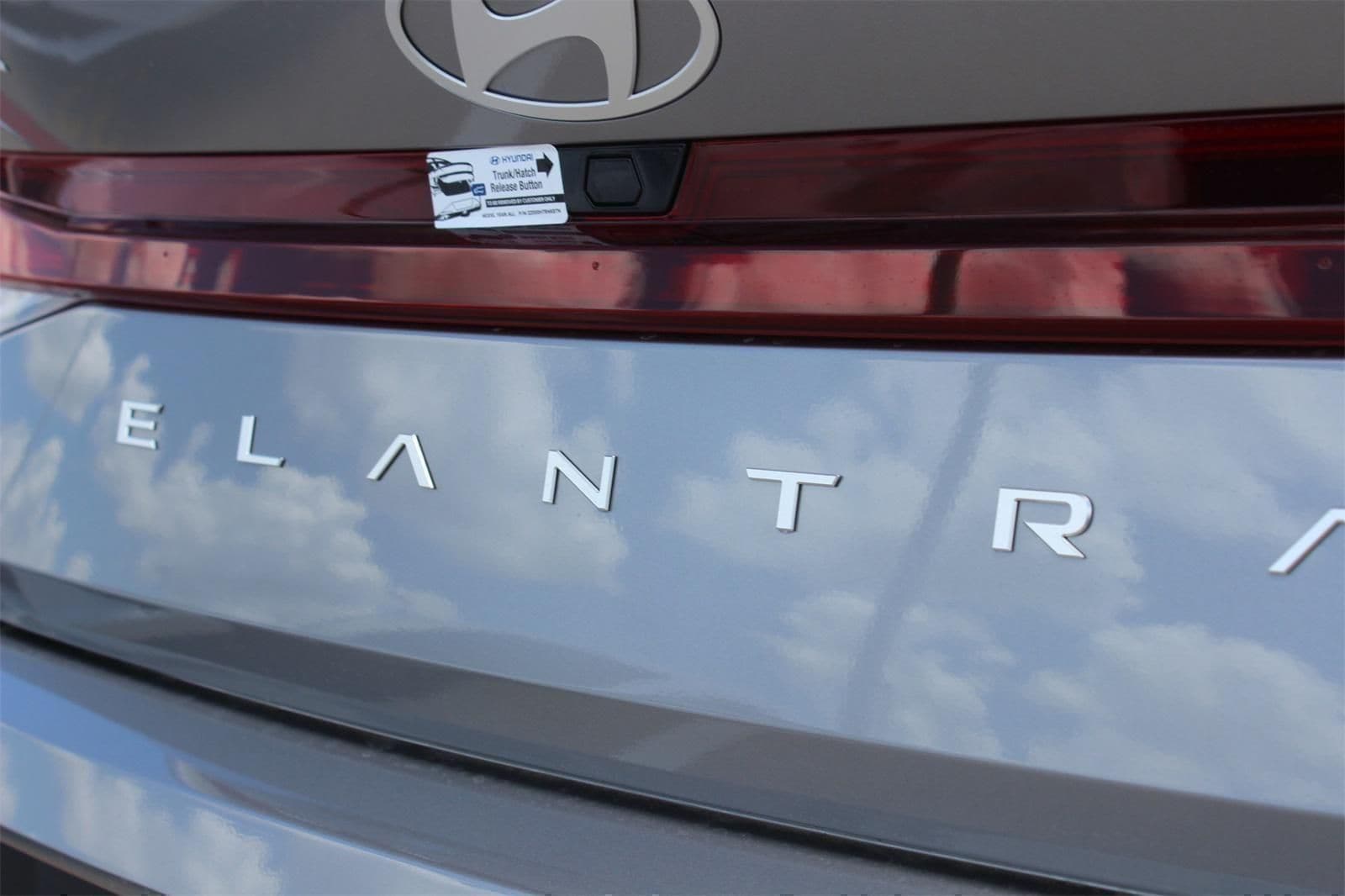 2025 Hyundai Elantra SEL - Photo 19