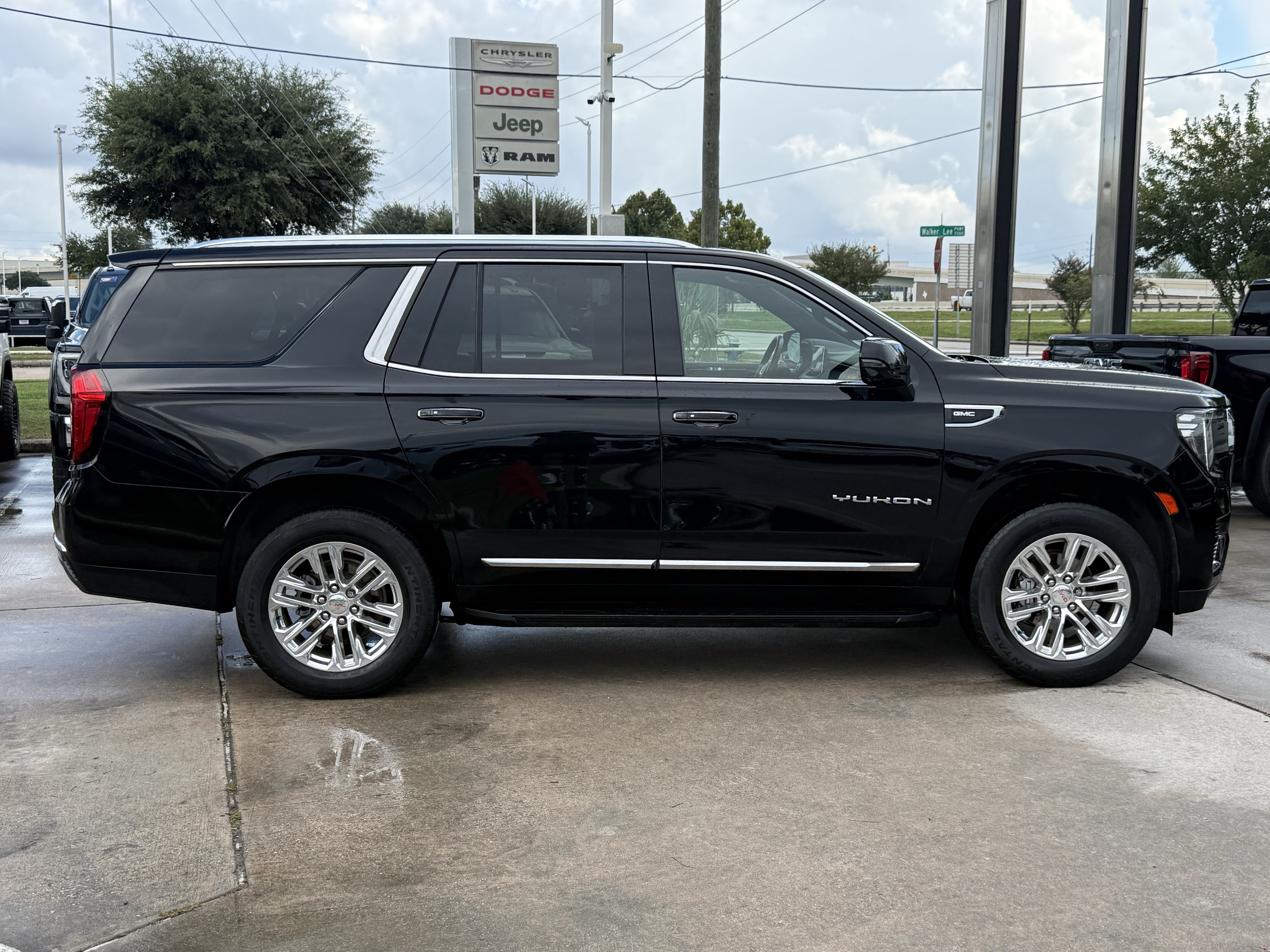 Used 2022 GMC Yukon SLT SUV