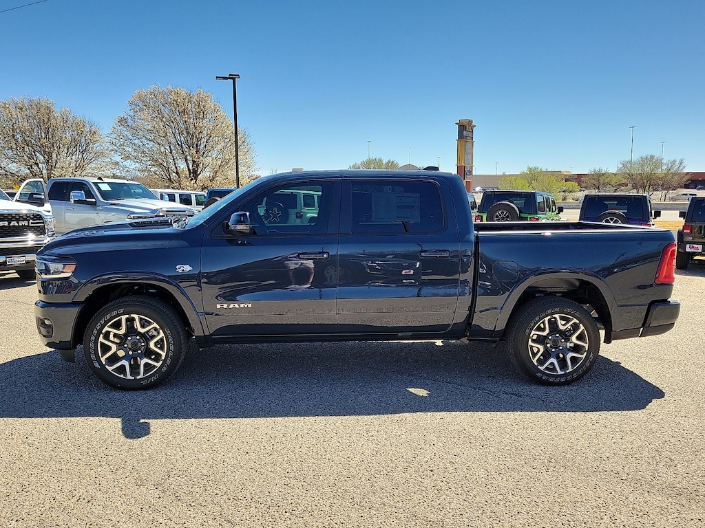 New 2026 Ram 1500 LARAMIE CREW CAB 4X4 5'7 BOX Pickup