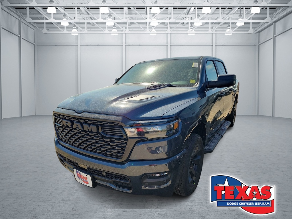 New 2026 Ram 1500 EXPRESS CREW CAB 4X4 5'7 BOX Pickup