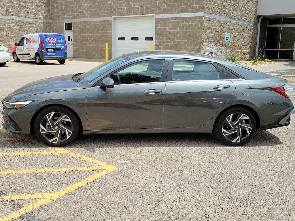Used 2024 Hyundai Elantra Limited Sedan