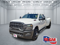 2026 Ram 3500 TRADESMAN CREW CAB 4X4 8' BOX Pickup