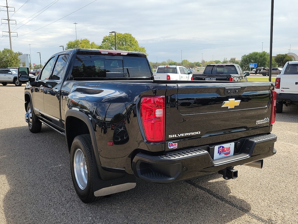 Used 2026 Chevrolet Silverado 3500HD High Country 4x4 Crew Cab 8 ft. box 172 in. WB DRW Truck Crew Cab