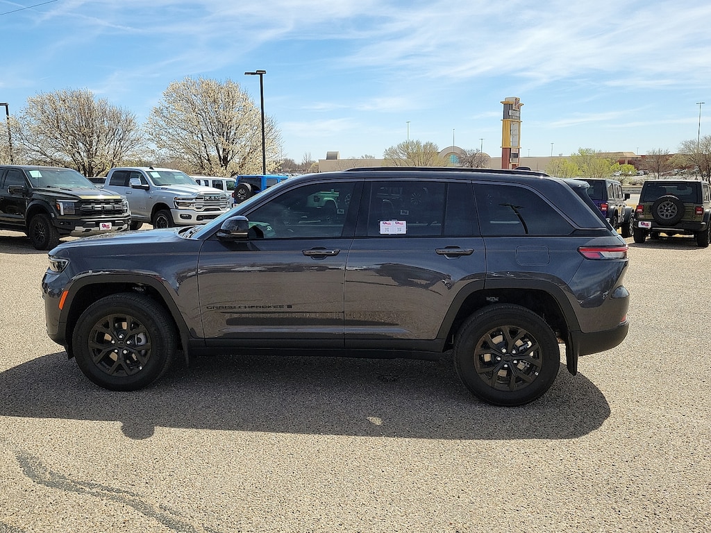 New 2026 Jeep Grand Cherokee LAREDO ALTITUDE 4X4 Sport Utility