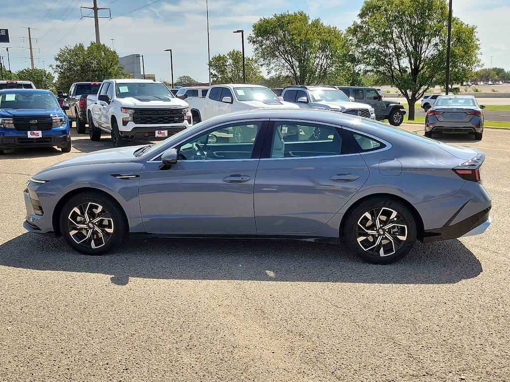 Used 2025 Hyundai Sonata SEL Sedan