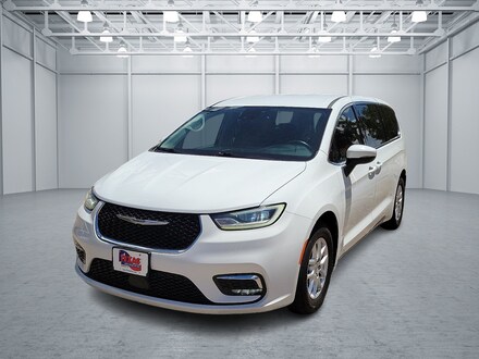 2023 Chrysler Pacifica Touring L Van Passenger Van