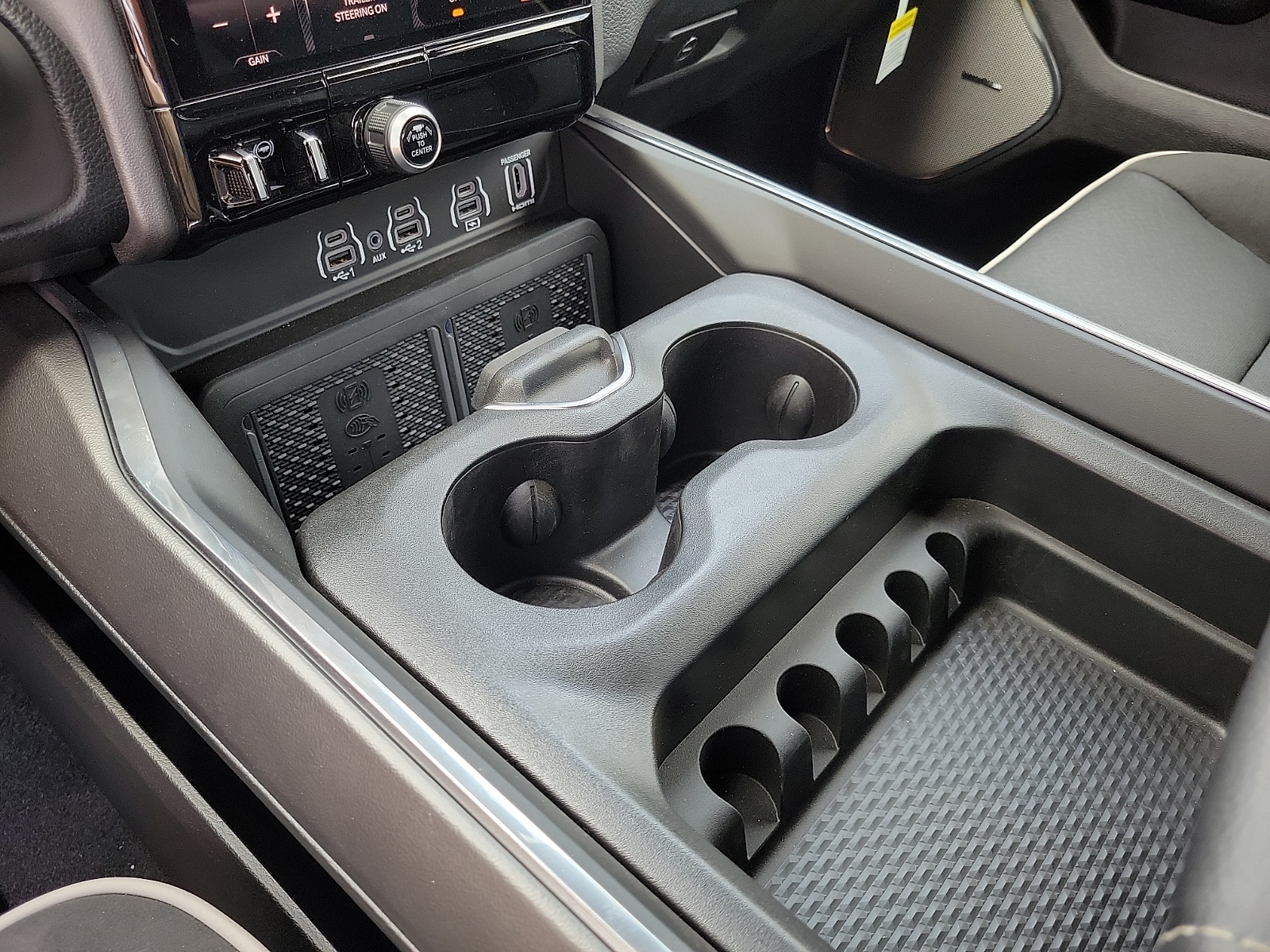 2026 RAM 1500 Laramie - Photo 18