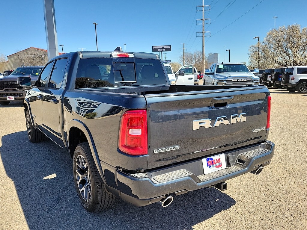 New 2026 Ram 1500 LARAMIE CREW CAB 4X4 5'7 BOX Pickup
