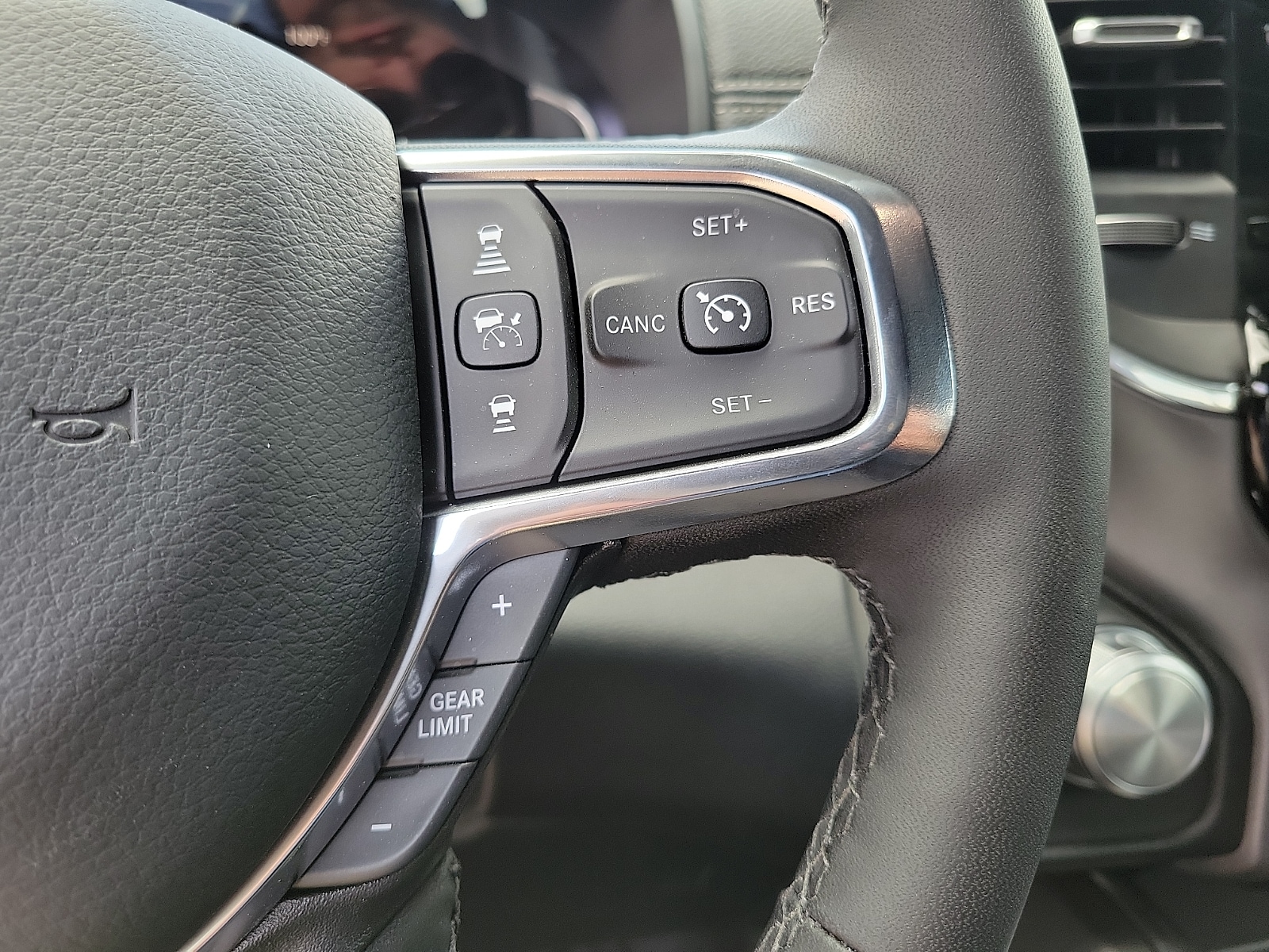 2026 RAM 1500 Laramie - Photo 19