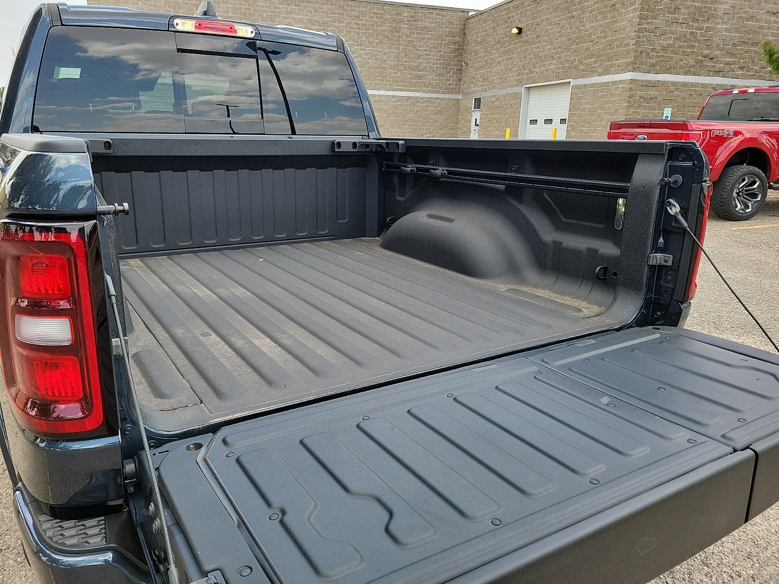 2026 RAM 1500 Laramie - Photo 8