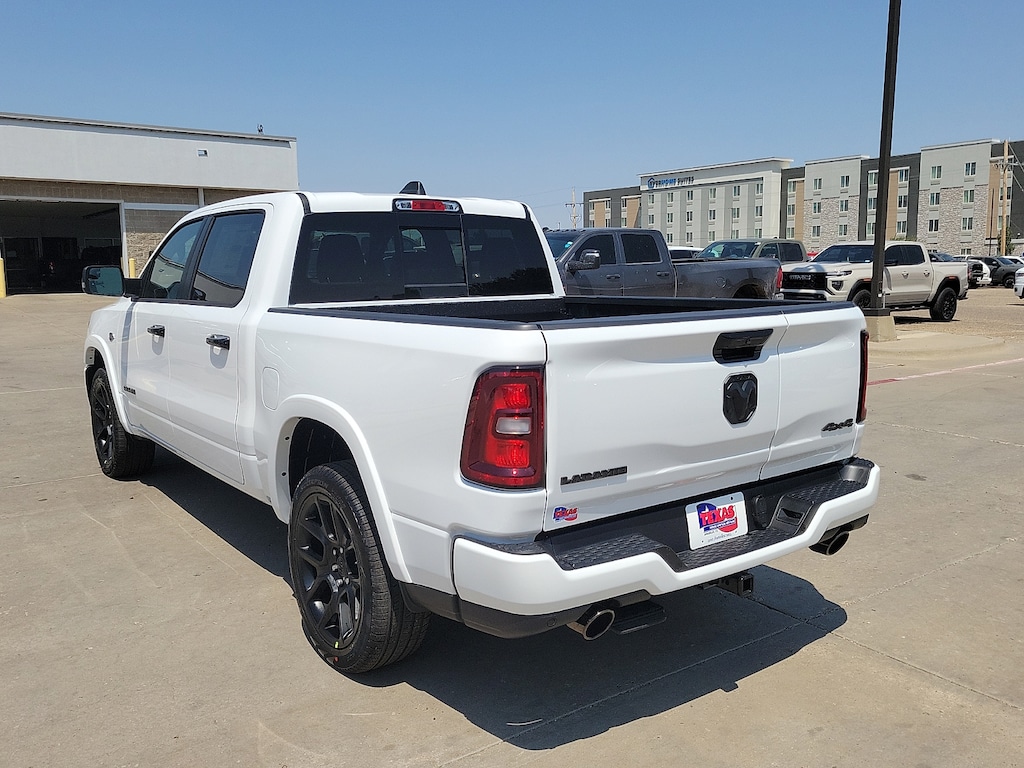 New 2026 Ram 1500 LARAMIE CREW CAB 4X4 5'7 BOX Pickup