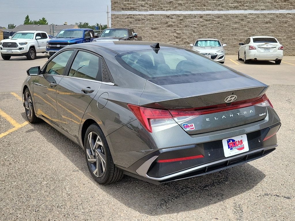Used 2024 Hyundai Elantra Limited Sedan