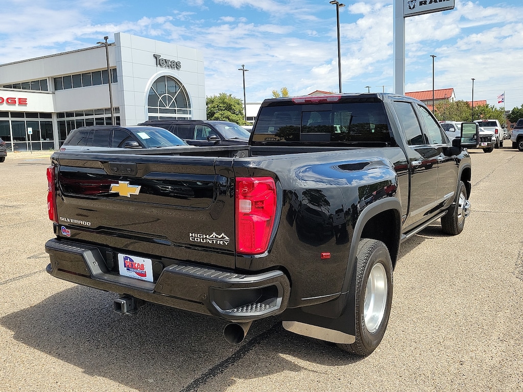 Used 2026 Chevrolet Silverado 3500HD High Country 4x4 Crew Cab 8 ft. box 172 in. WB DRW Truck Crew Cab