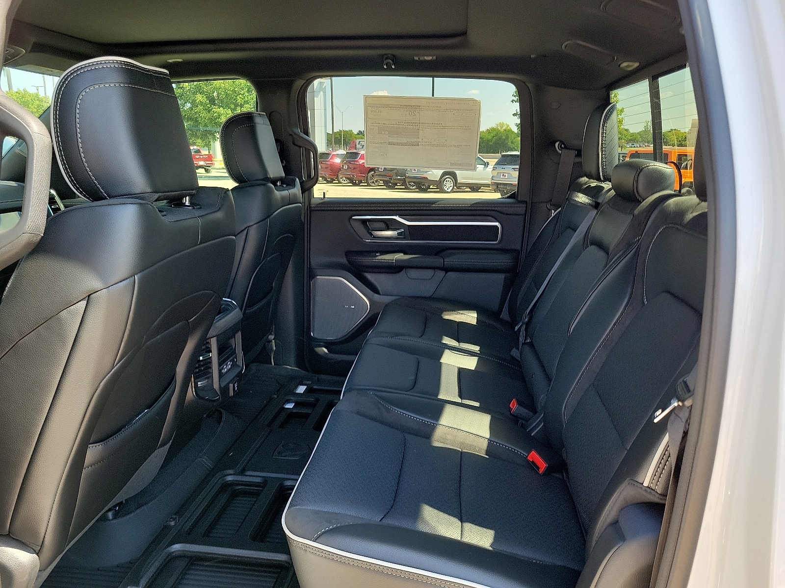 2026 RAM 1500 Laramie - Photo 9