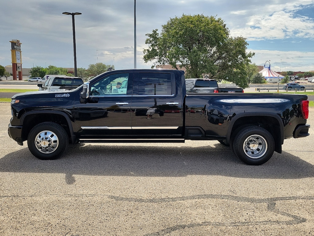 Used 2026 Chevrolet Silverado 3500HD High Country 4x4 Crew Cab 8 ft. box 172 in. WB DRW Truck Crew Cab