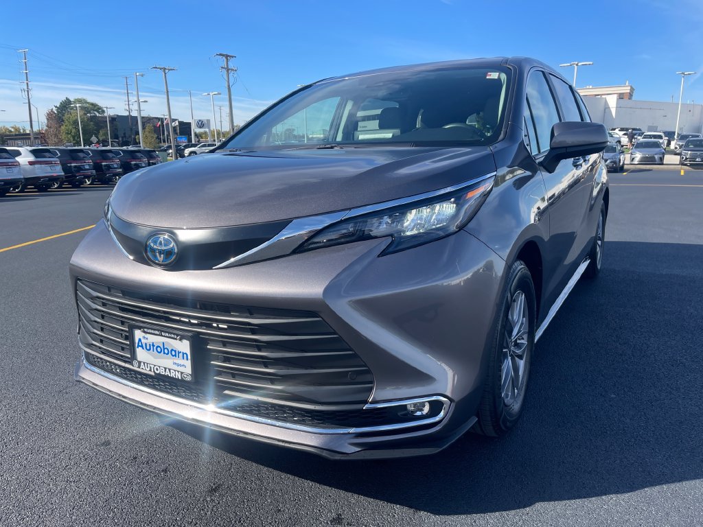 2024 Toyota Sienna XLE