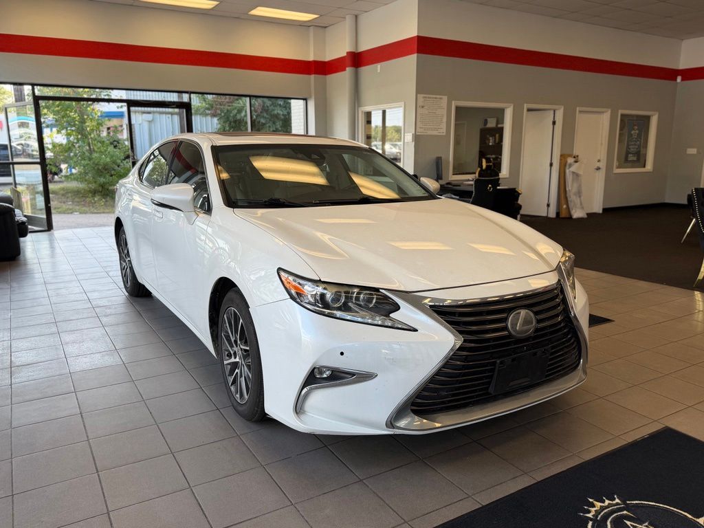 2016 Lexus ES 350 - Photo 6