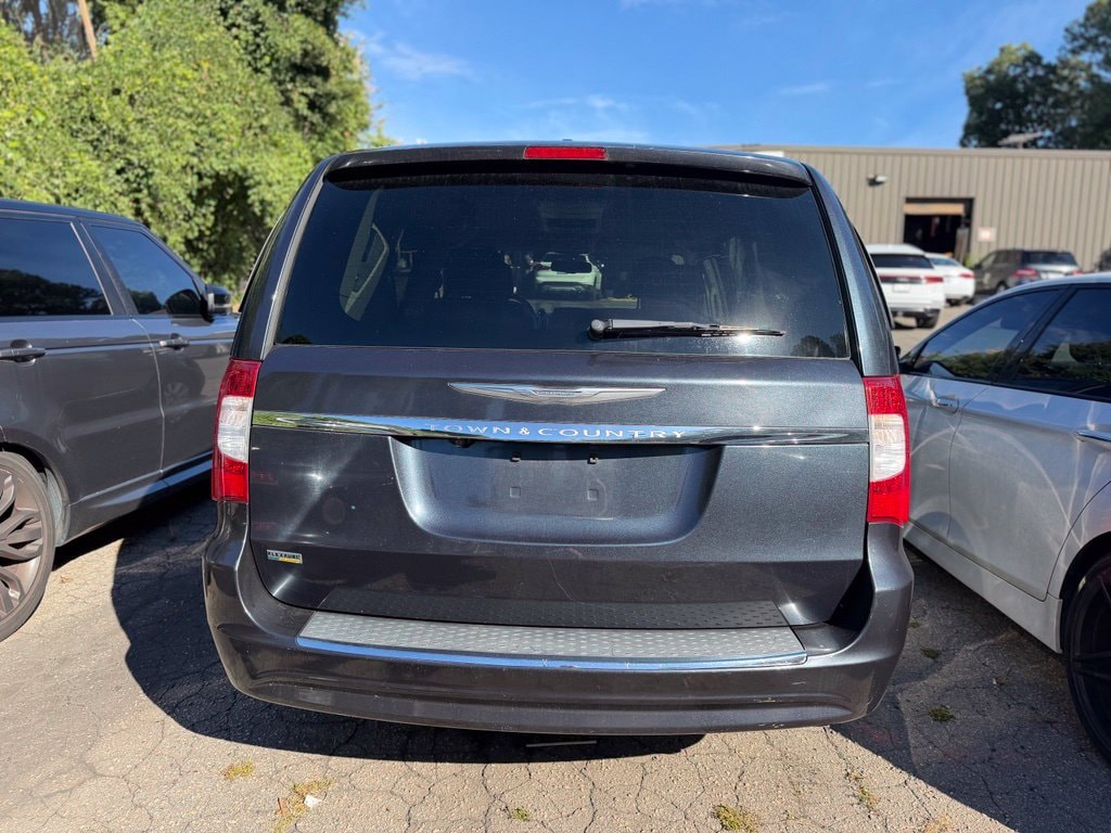 Used 2014 Chrysler Town & Country Touring Minivan/Van