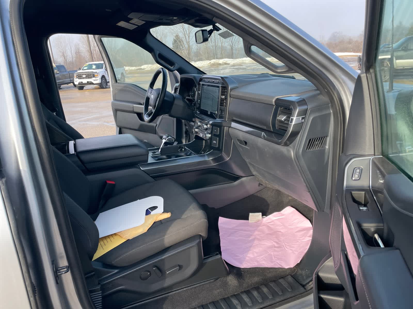 2023 Ford F-150 XLT - Photo 17
