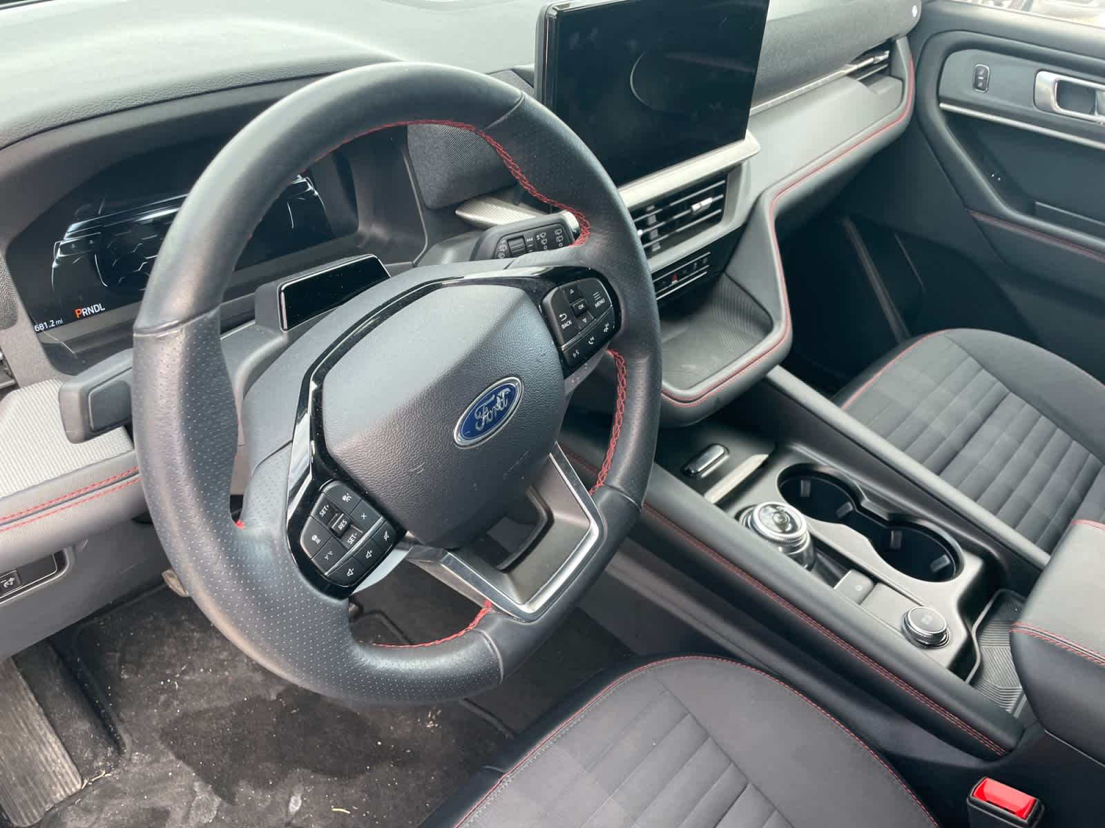 2025 Ford Explorer ST-LINE - Photo 11