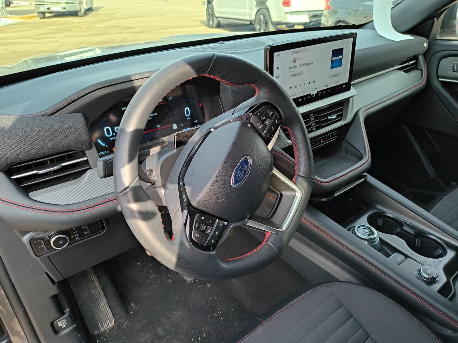 2025 Ford Explorer ST-LINE - Photo 13