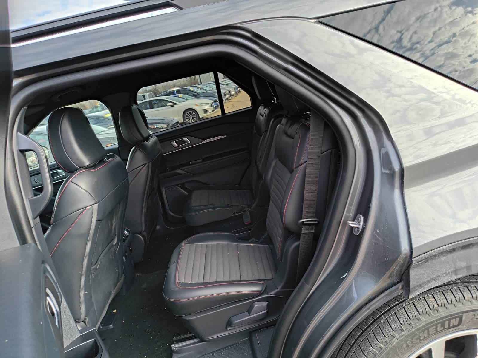 2025 Ford Explorer ST-LINE - Photo 16