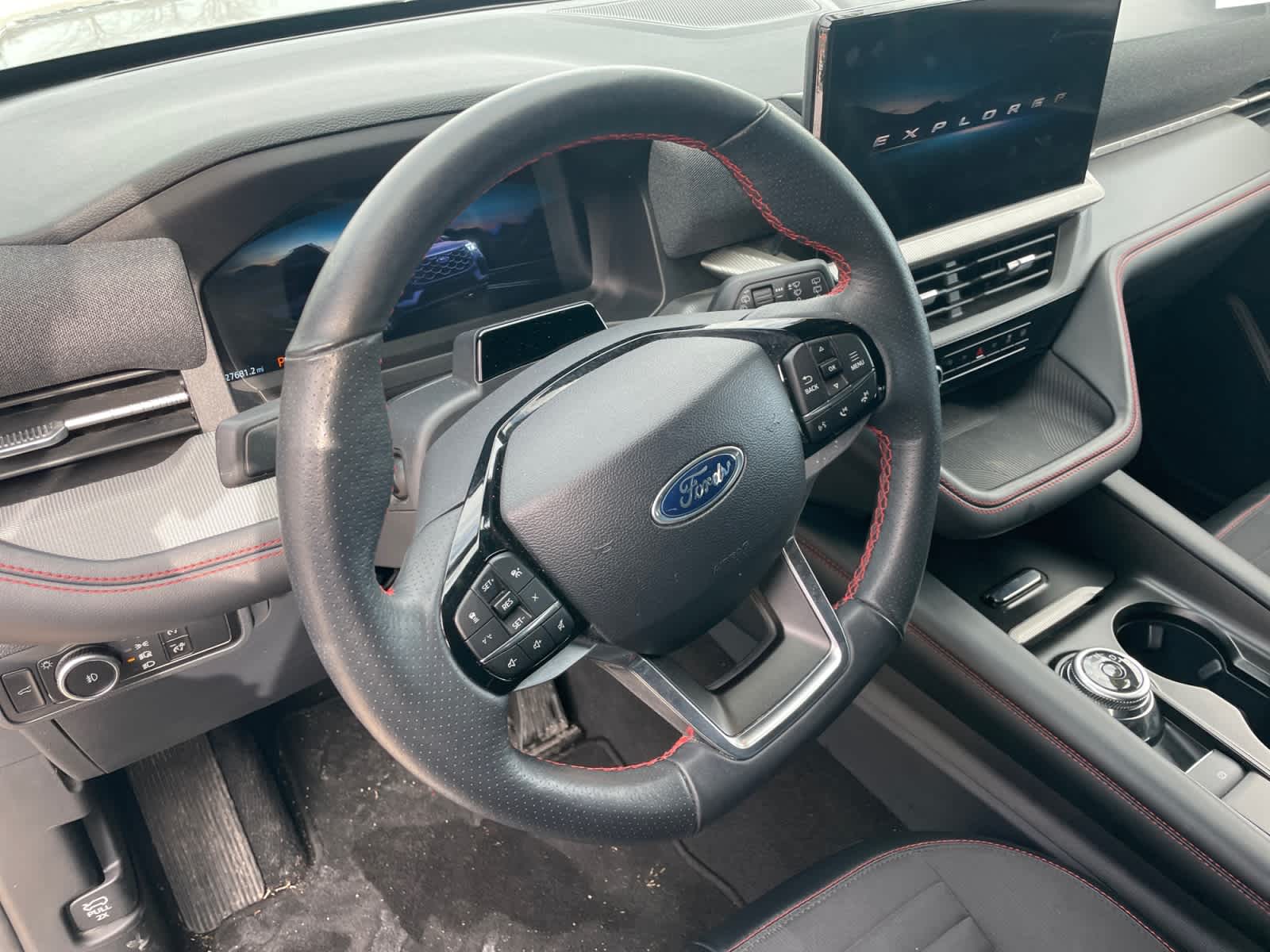 2025 Ford Explorer ST-LINE - Photo 13