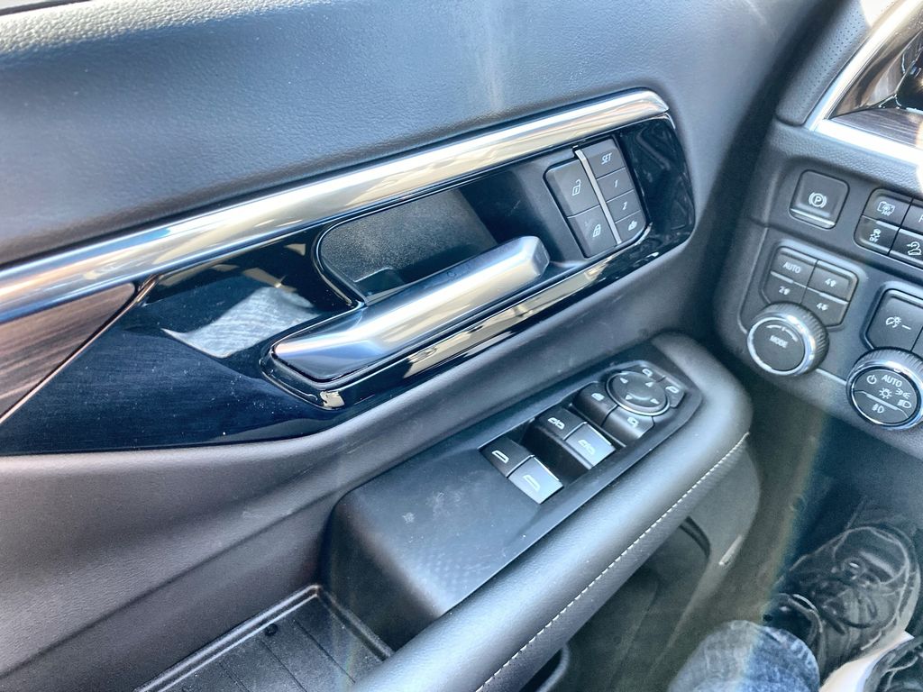 2026 Chevrolet Tahoe Premier - Photo 18