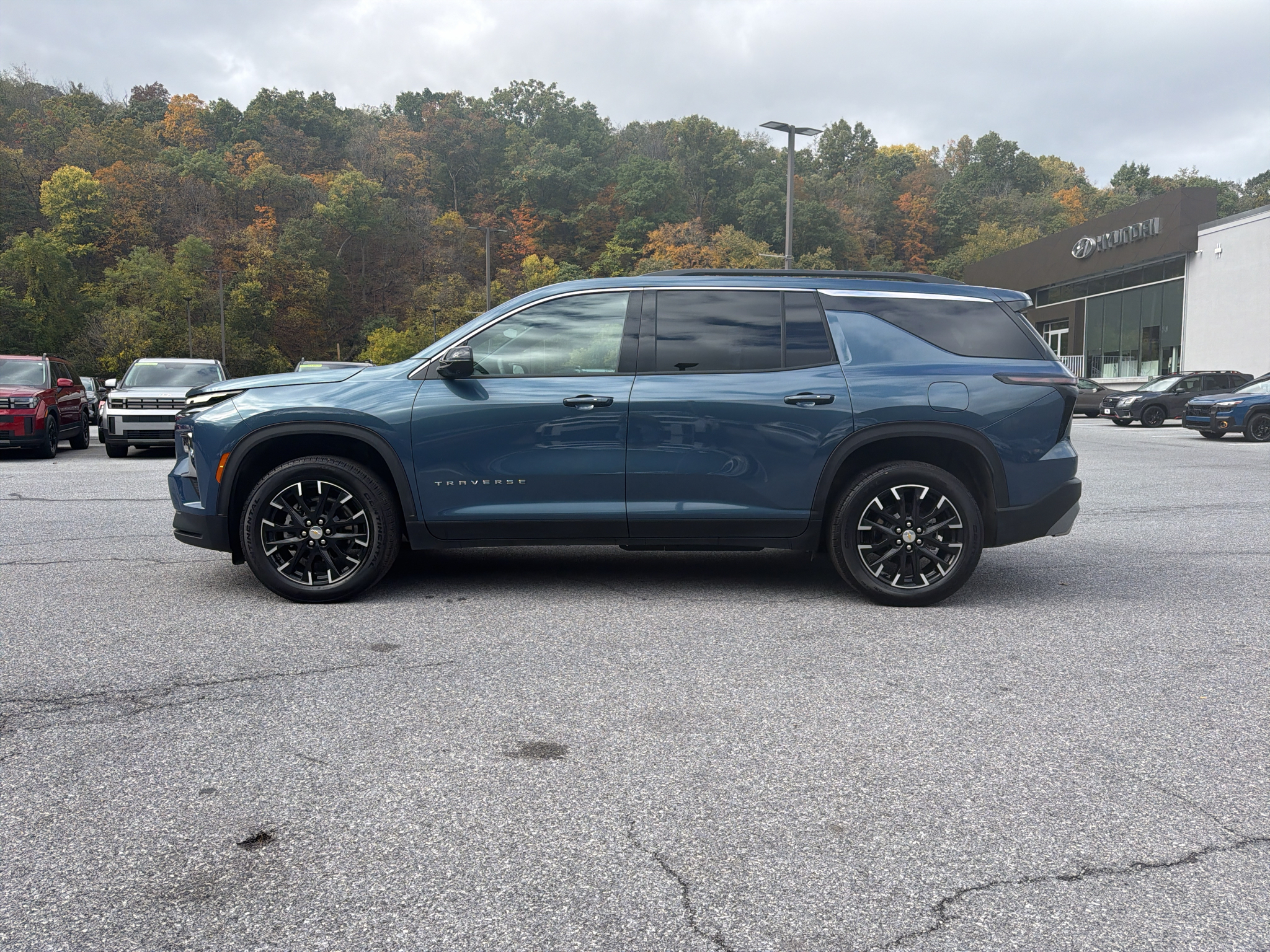 Used 2026 Chevrolet Traverse AWD LT SUV