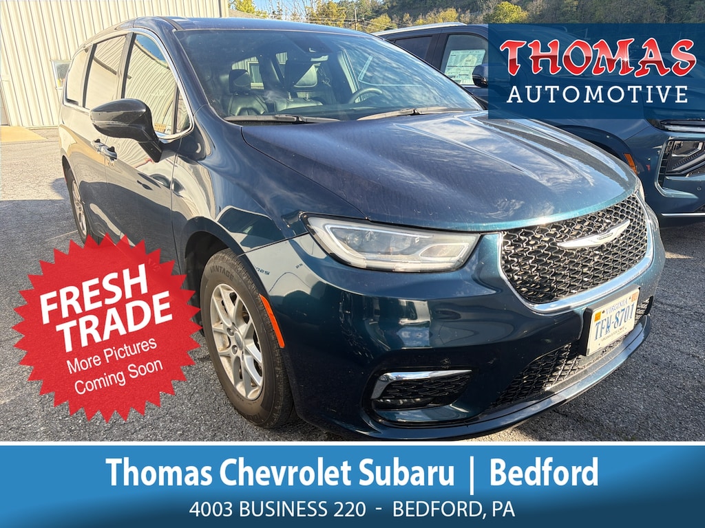 Used 2025 Chrysler Pacifica Select Van Passenger Van