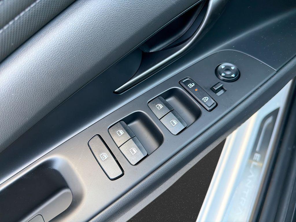 2026 Hyundai Elantra Blue - Photo 17