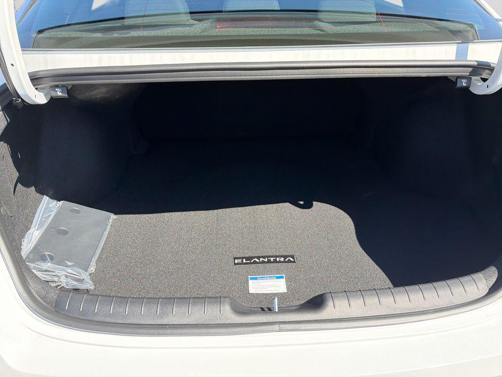 2026 Hyundai Elantra Blue - Photo 35