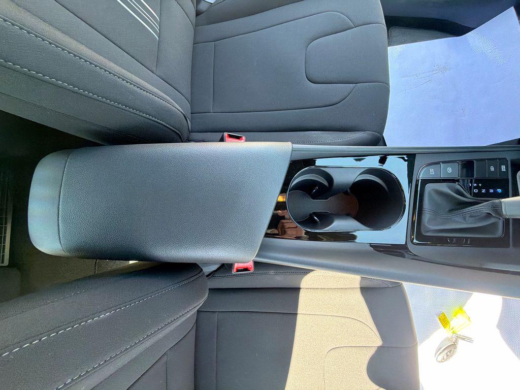 2026 Hyundai Elantra Blue - Photo 31