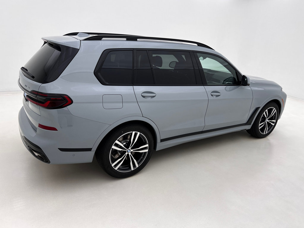 New 2027 BMW X7 xDrive40i SUV