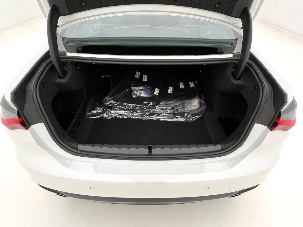 2026 BMW 4 Series 430i - Photo 7