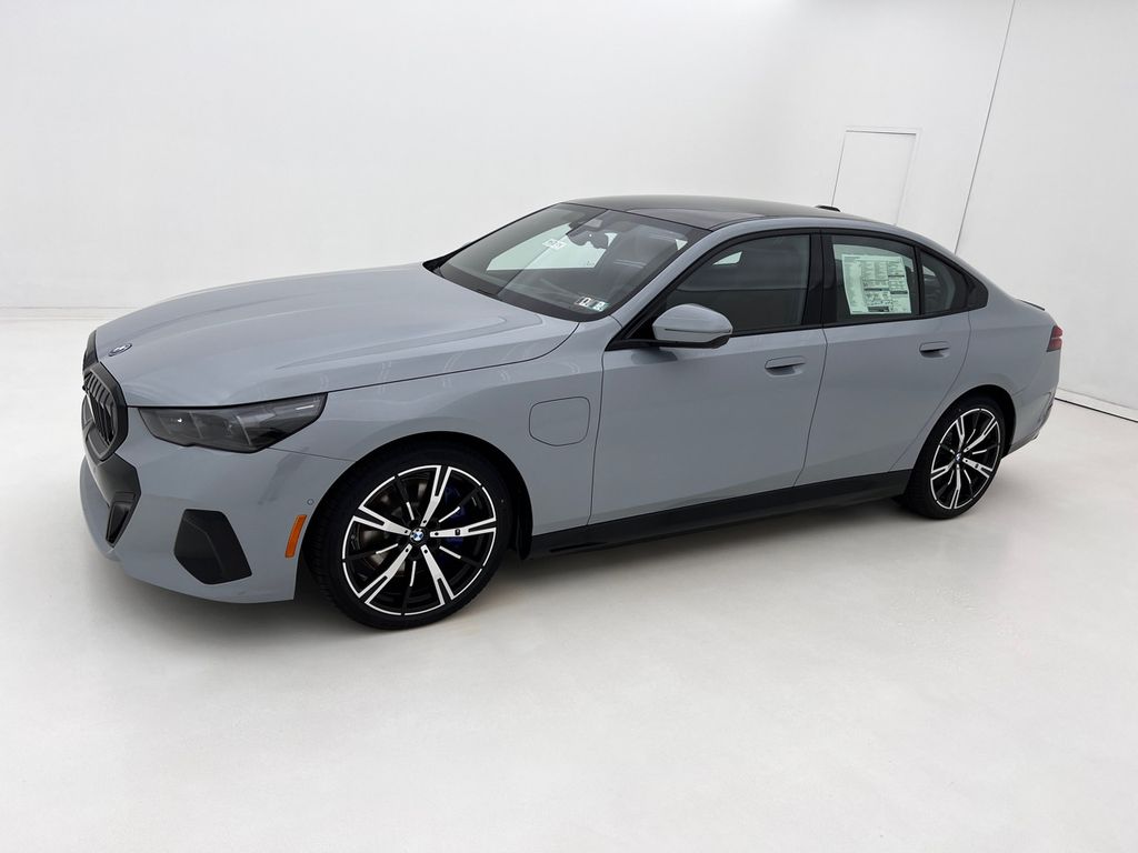 New 2027 BMW 5 Series 550e xDrive Sedan