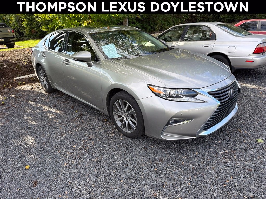 Used 2017 Lexus ES 300h Sedan