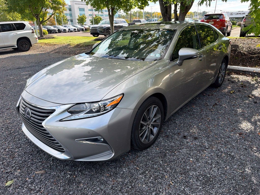 Used 2017 Lexus ES 300h Sedan