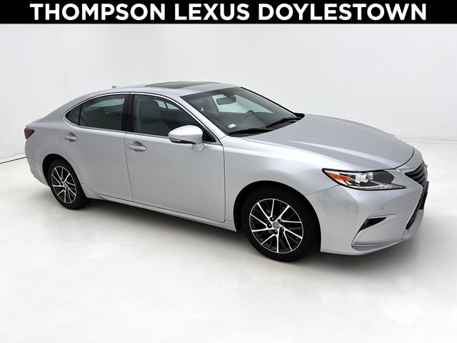 2016 Lexus ES