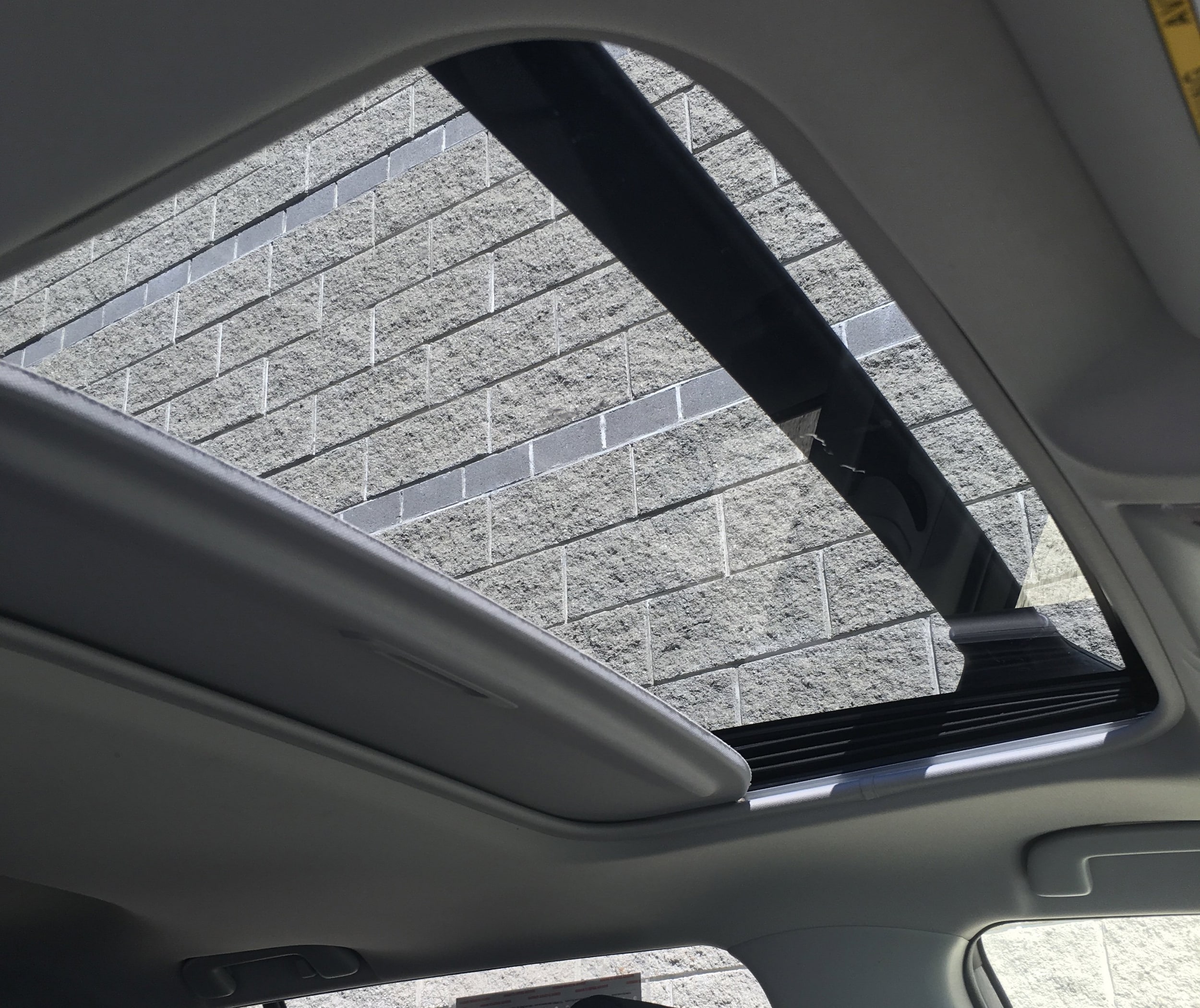 2020 Toyota RAV4 XLE - Photo 7