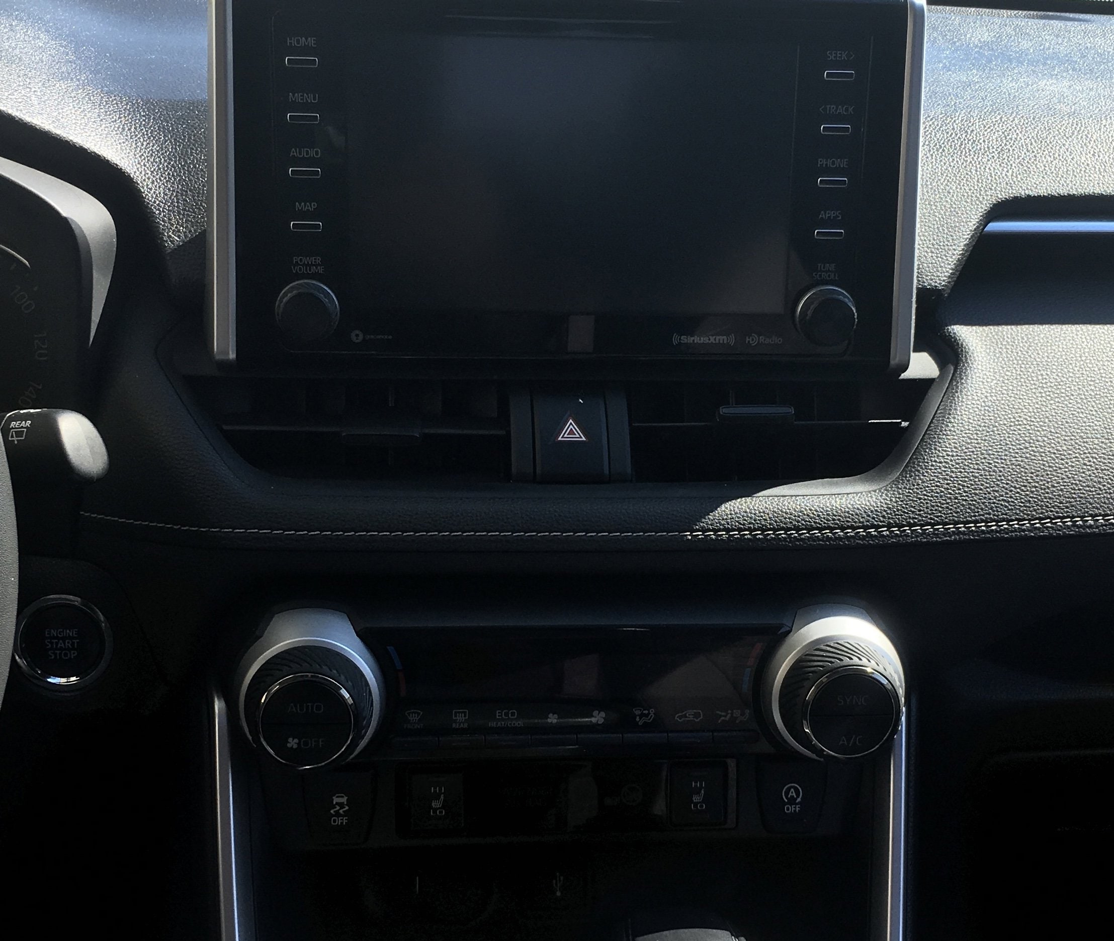 2020 Toyota RAV4 XLE - Photo 11