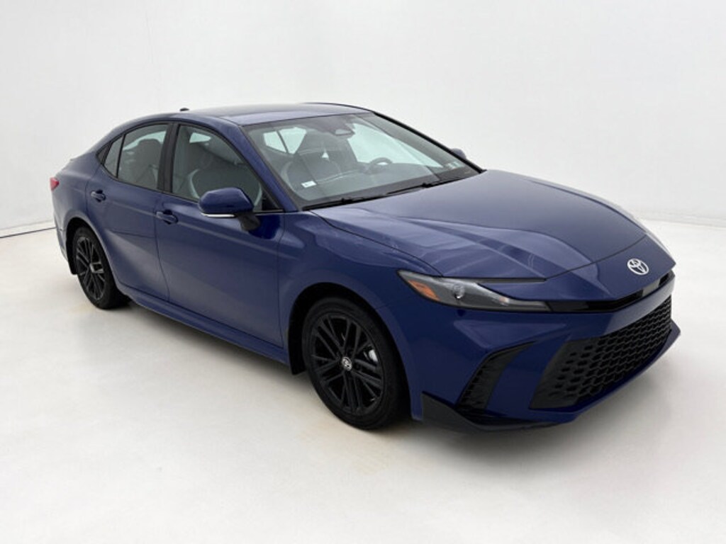Used 2025 Toyota Camry SE Sedan